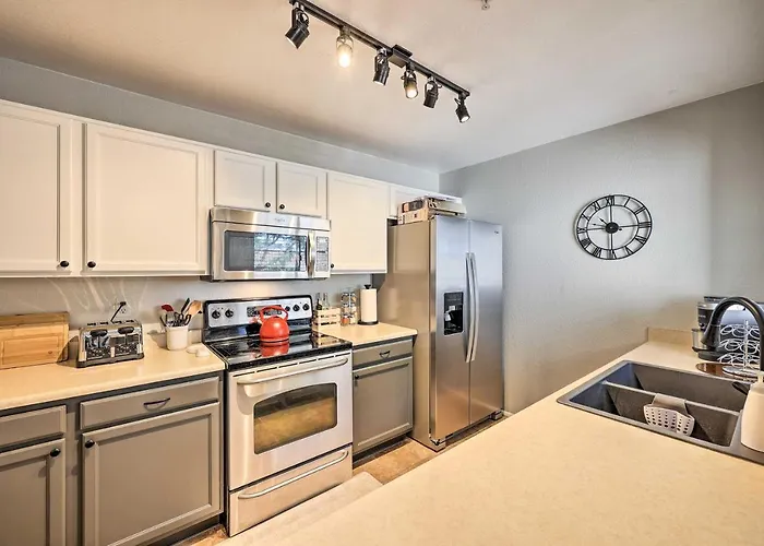 Holiday home Unwind Poolside! Unit 10 Mi To Old Town